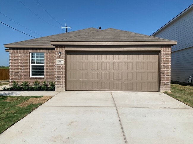 Primary Photo - 4 bedroom, 2 bath home in the Preserves of...