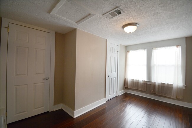 Building Photo - 407 N Chappell Hill St