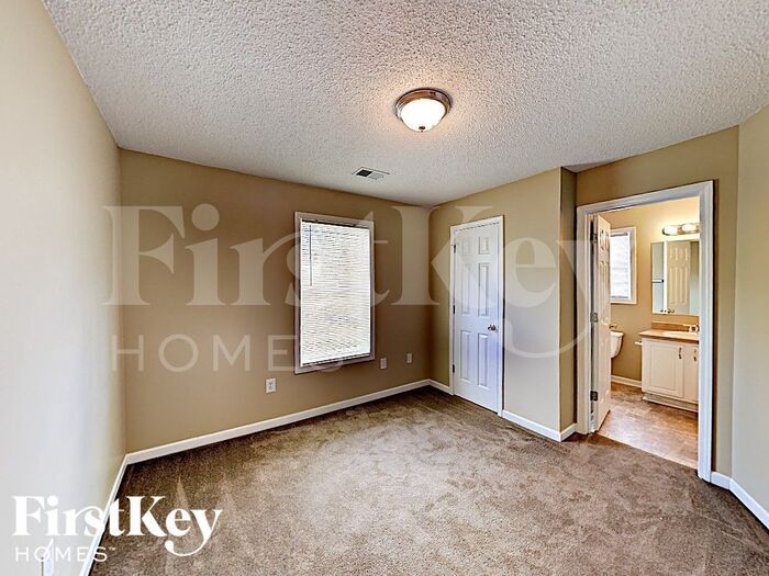 Building Photo - 60 Landing Ln