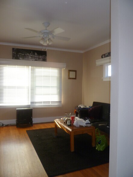 LIVING ROOM - 1012 Marin St