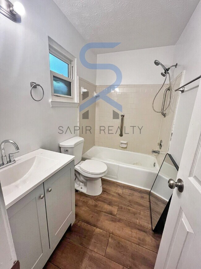 Building Photo - 5802 Trent Walk Dr