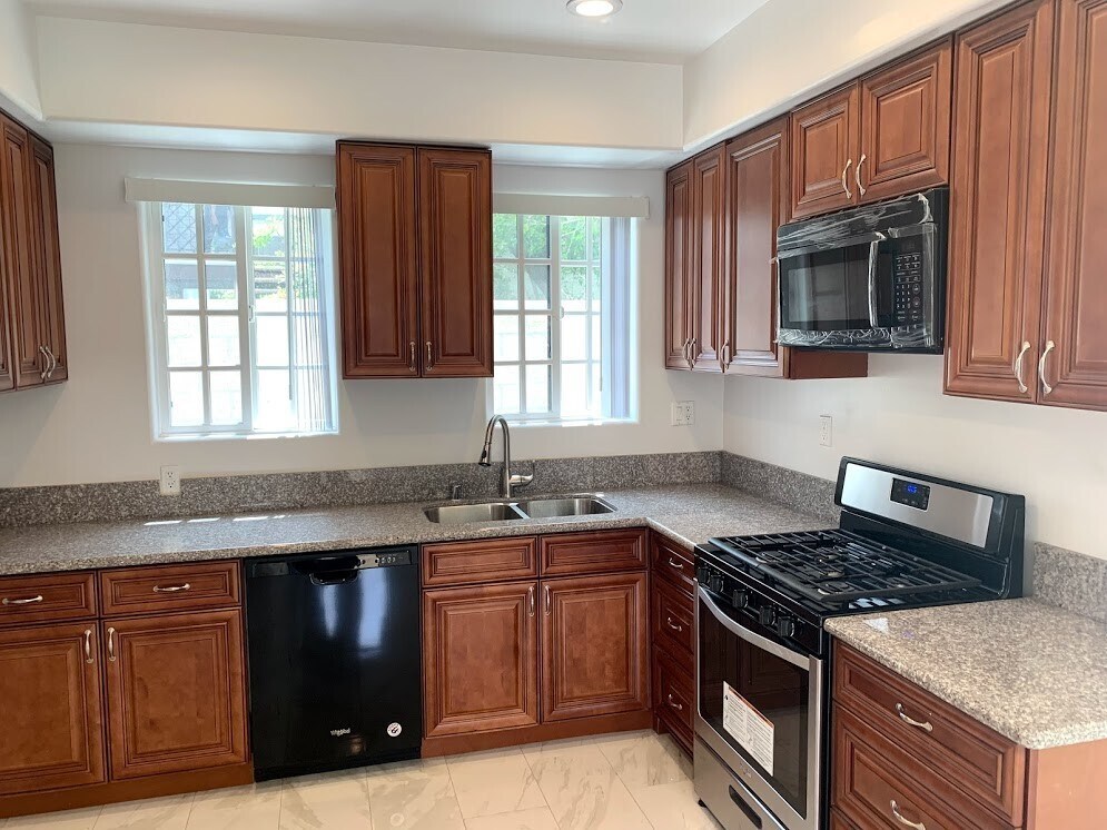 Building Photo - 1423 Franklin St