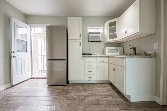 Building Photo - 11045 Slater Ave