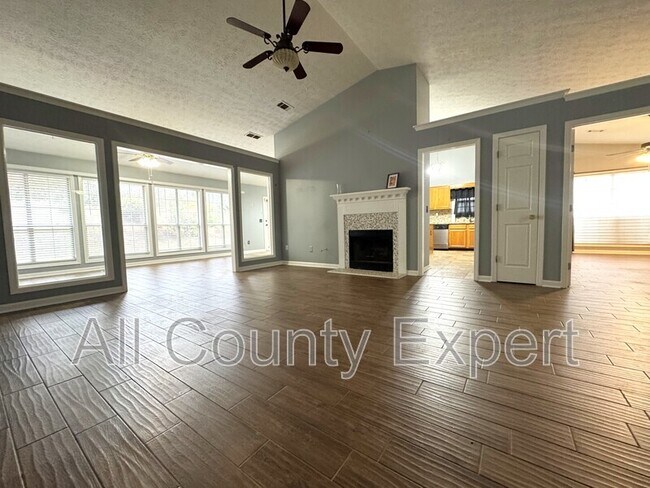 Building Photo - 915 Prestonwood Dr