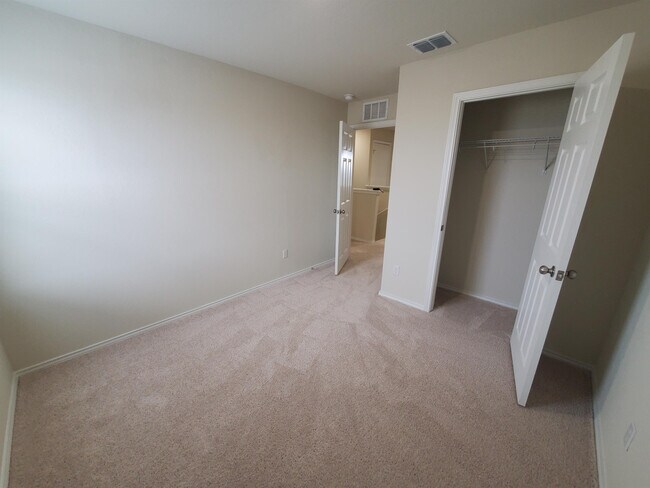 Building Photo - 743 Retama Pass