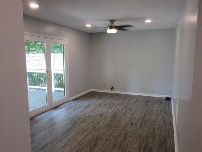 Building Photo - 2254 Post Oak Dr