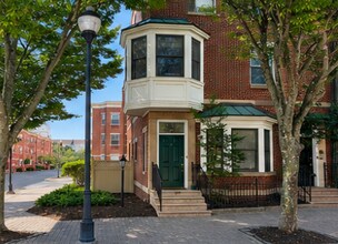 Building Photo - 19 Hiram Square