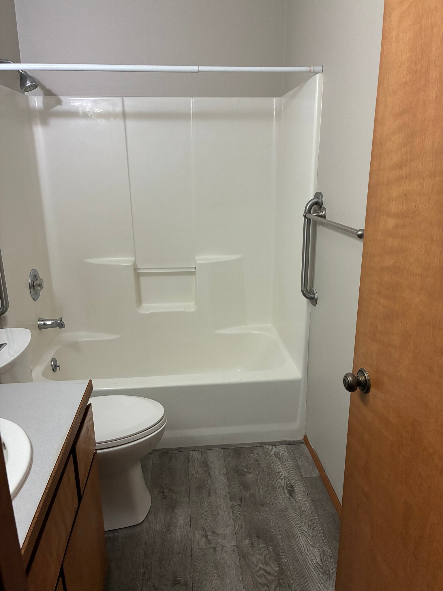 Building Photo - 994 Highline Dr