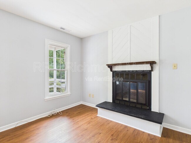 Building Photo - 11220 Sunfield Dr