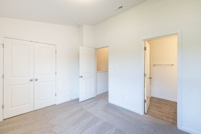 Building Photo - 2 Bedroom Townhome in Lowell (Minutes from I-85)- JULY MOVE IN!