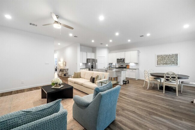 Building Photo - 1045 Dancing Feather St