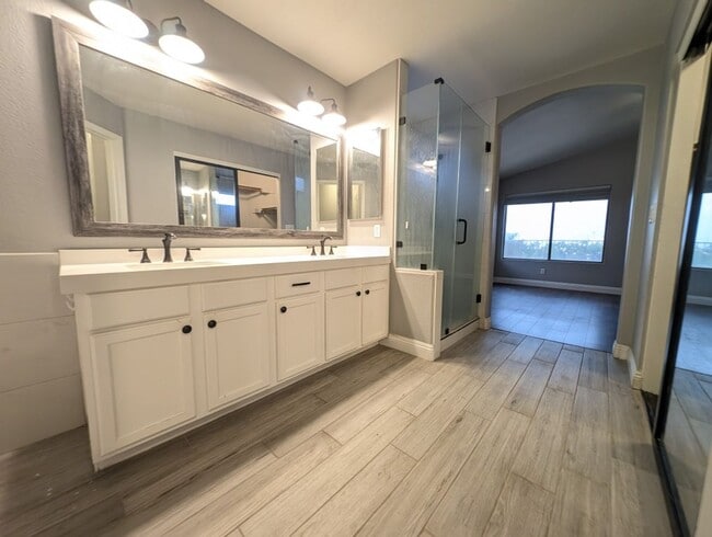Building Photo - 10465 Warwick Falls Ct
