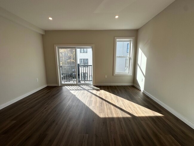 Building Photo - 33 Copeland St