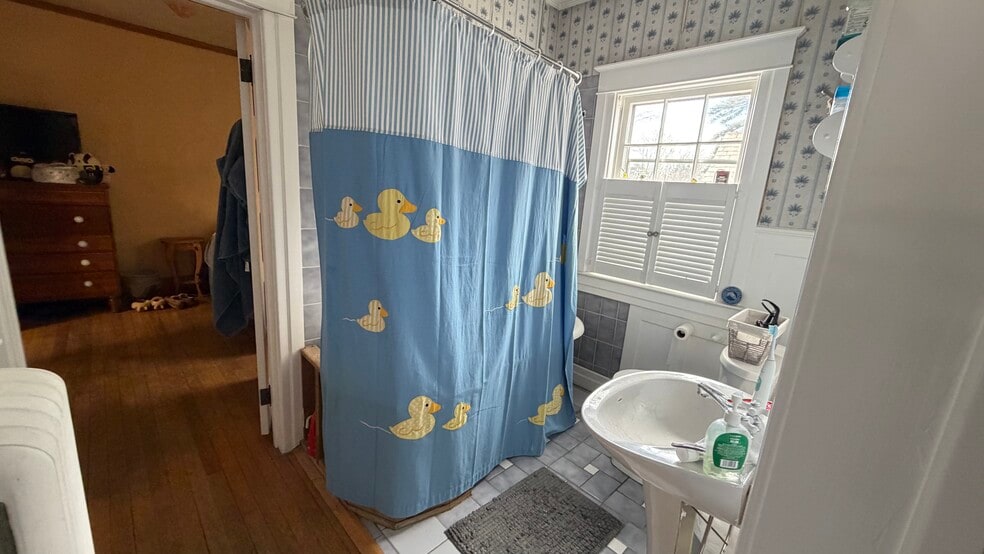 Building Photo - 20 Lincoln Ave