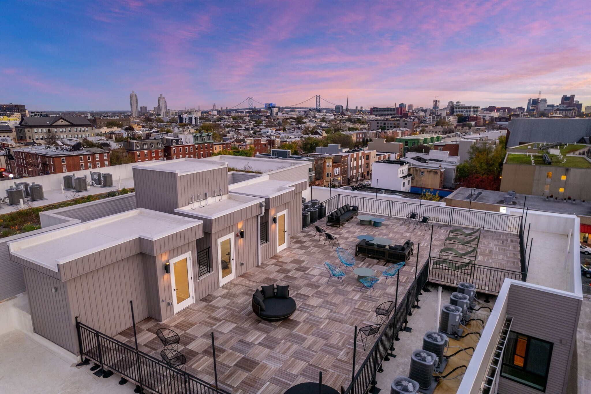 Building Photo - 629 W Girard Ave