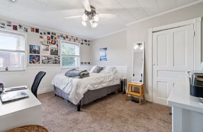 Building Photo - Newly Renovated 2 Bed, 1 Bath Home - Centr...