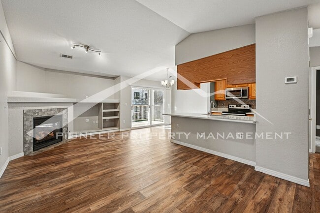Building Photo - Updated Condo with Central AC and Gas Fireplace