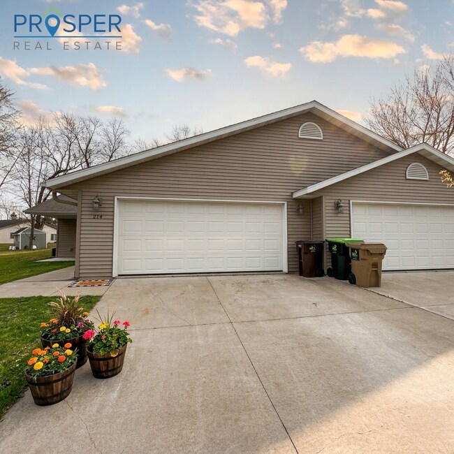 Building Photo - DA216X