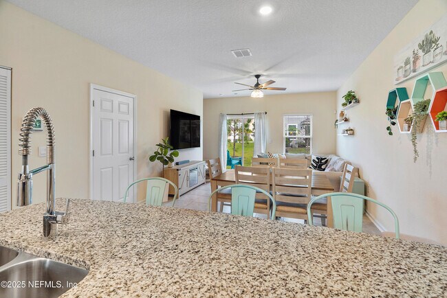 Building Photo - 488 Coastline Wy