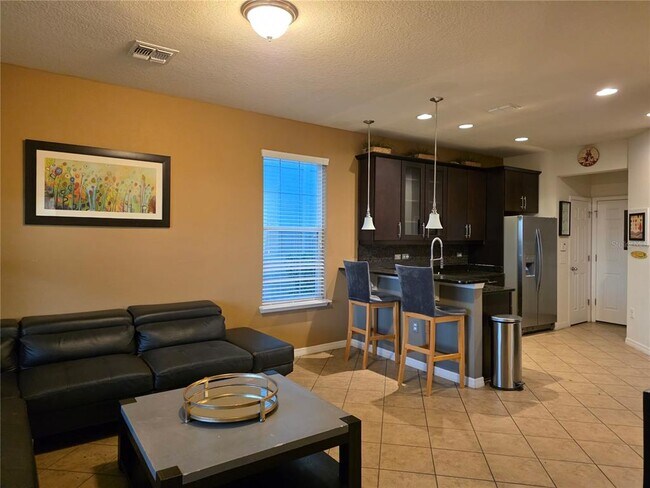 Building Photo - 11842 Silverlake Park Dr