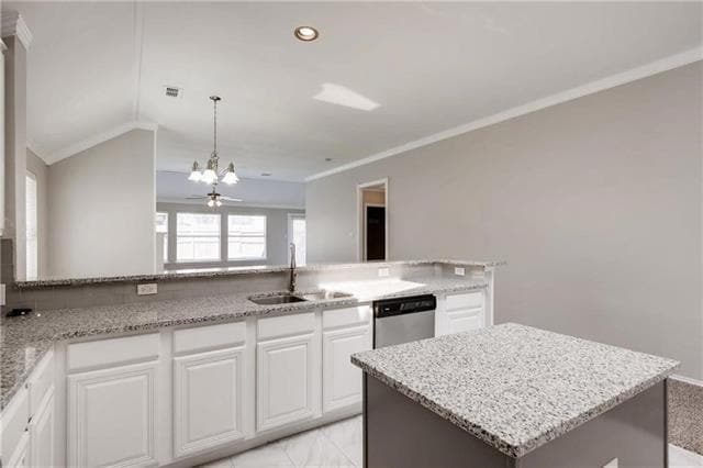 Building Photo - 2425 Ravenhurst Dr