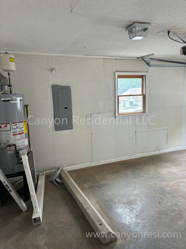 Building Photo - 944 Mar Don Hills Cir