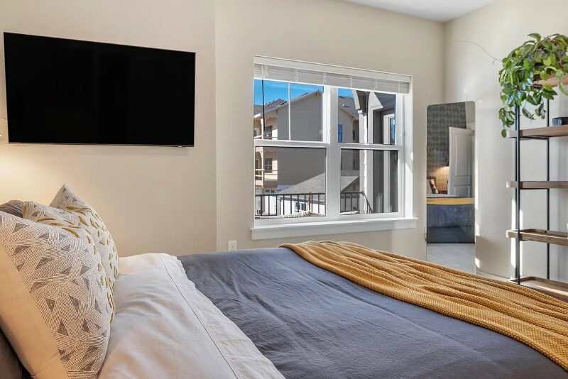 Building Photo - 285 High Point Dr