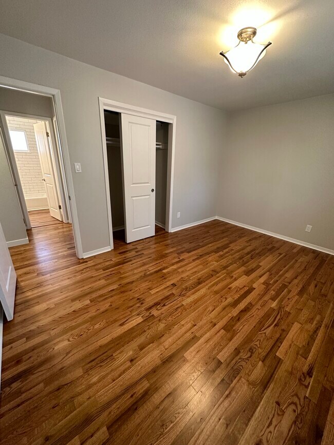 Building Photo - 6117 Kevin Ave