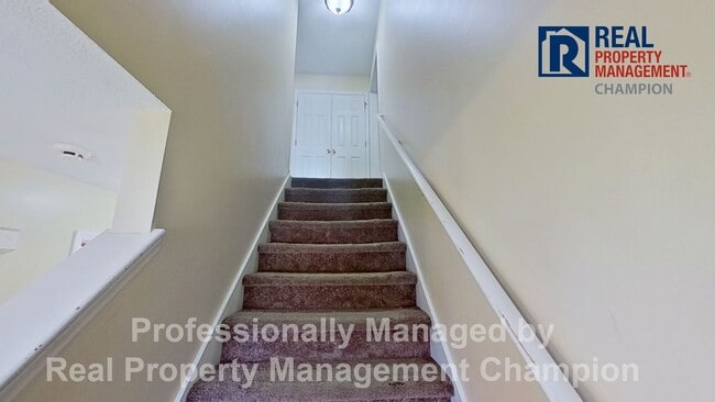 Building Photo - Charming 4 BD/2.5 BA with Wrap Around Porc...