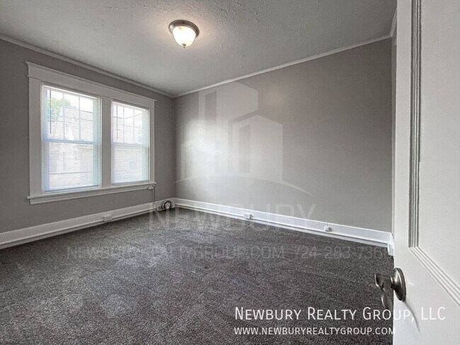 Building Photo - 313 Wilson Ave