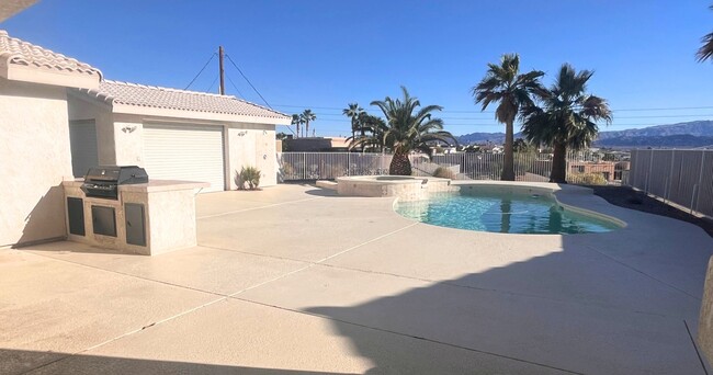 Building Photo - Unfurnished Long Term Pool Home