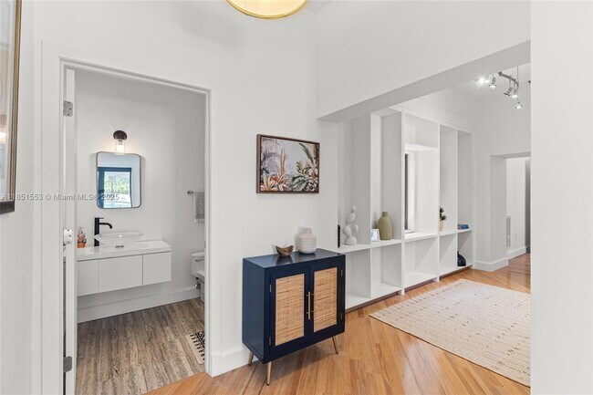 Building Photo - 6220 SW 123rd Terrace