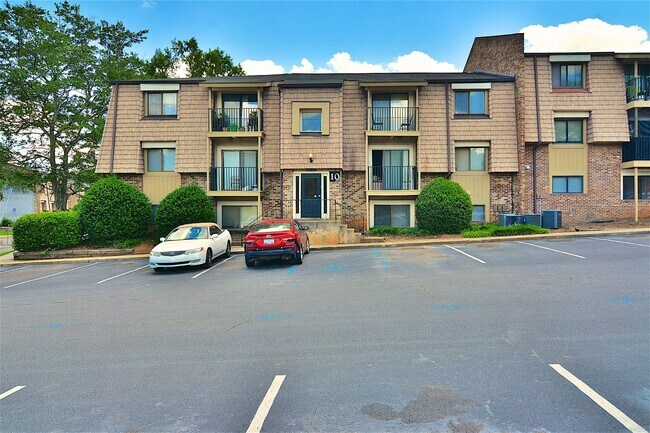 Primary Photo - 1002 Old Manor Rd