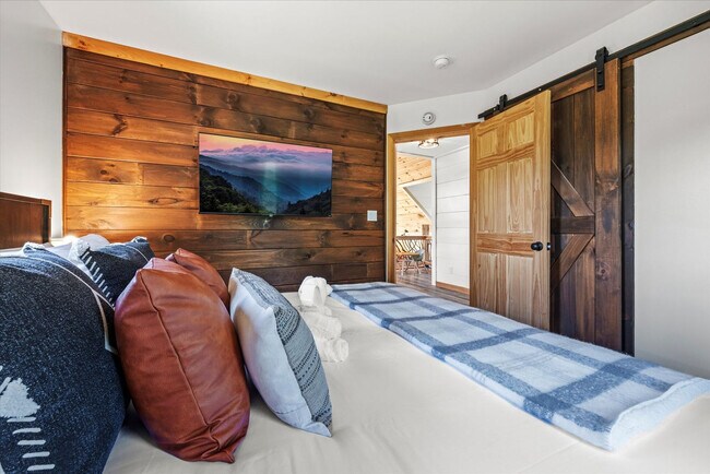 Building Photo - 208 Tunnel Ridge Dr