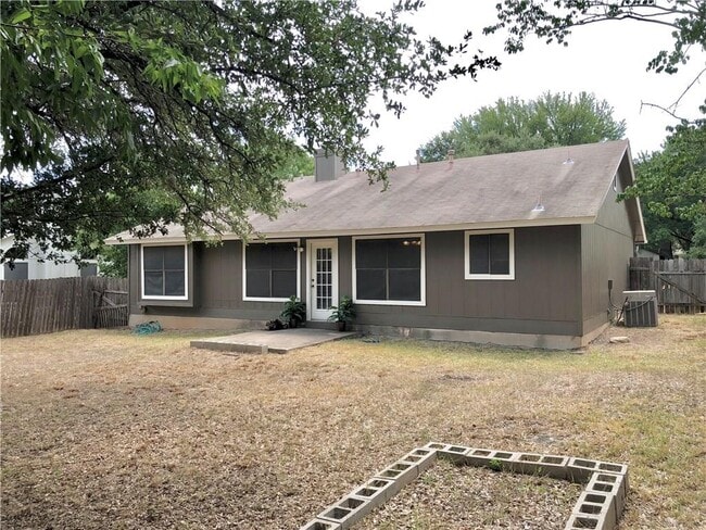 Building Photo - 1321 Piney Creek Ln