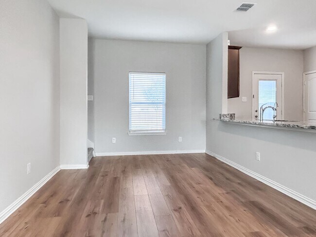 Building Photo - Beautifully Refreshed 3-Bedroom Home in De...