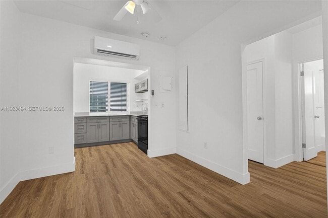 Building Photo - 319 80th St