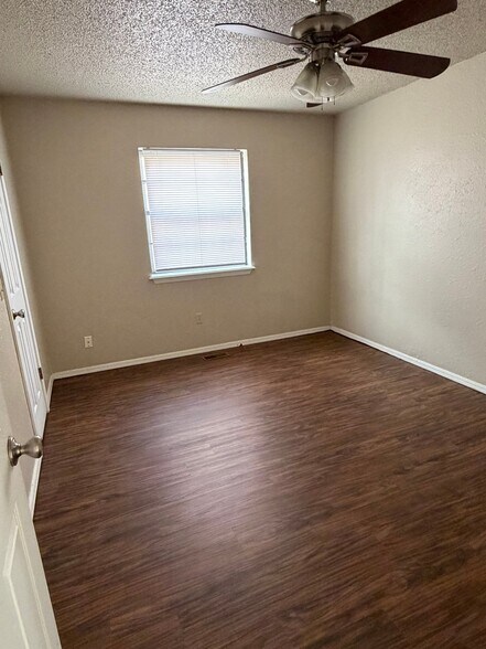 Building Photo - 7136 NW 115th St