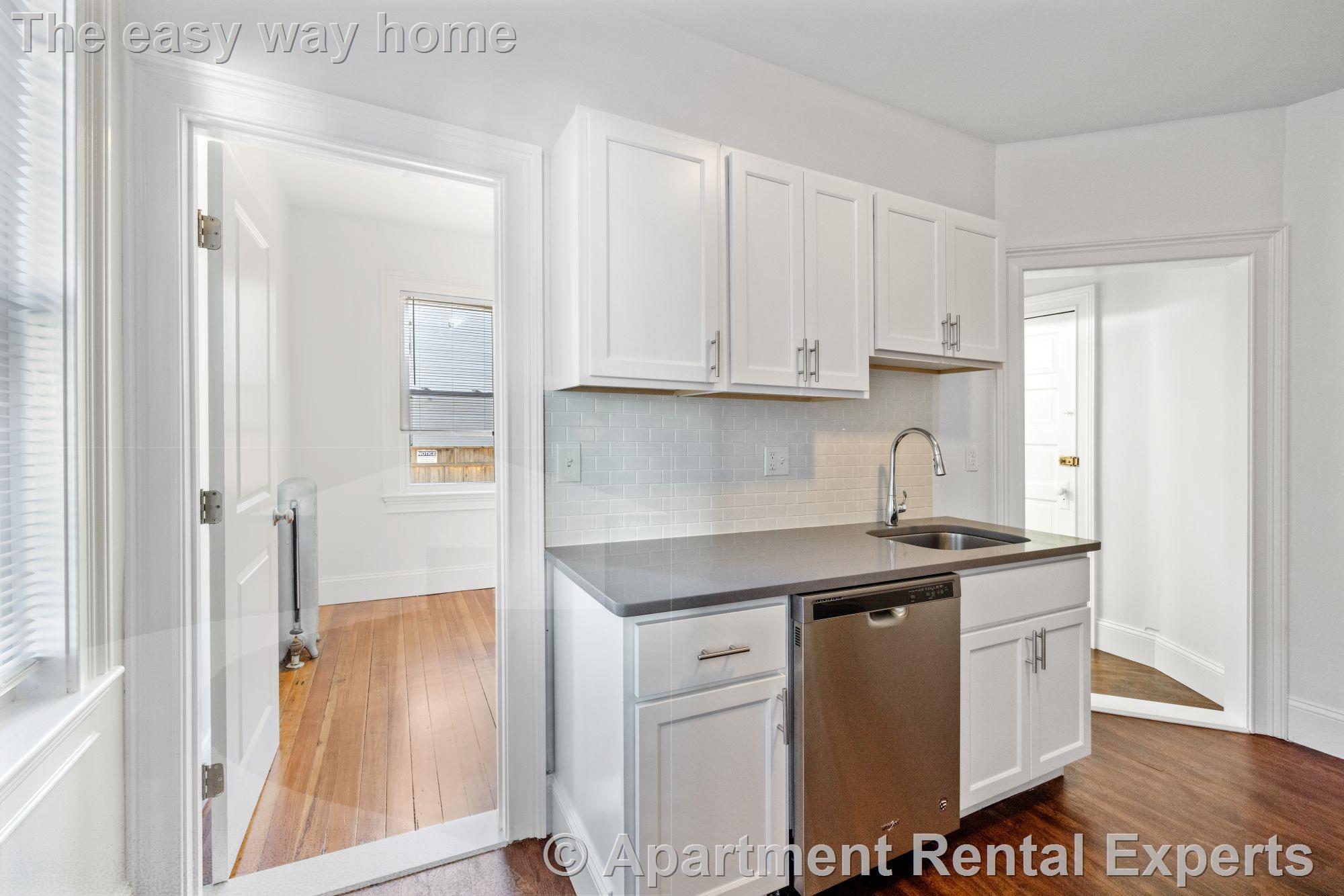 Building Photo - 122 Columbia St