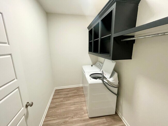 Building Photo - Beautiful 3/2 + office home for rent next to Brandon High School!