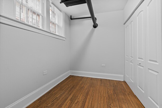 Building Photo - 7742 N Ashland Ave