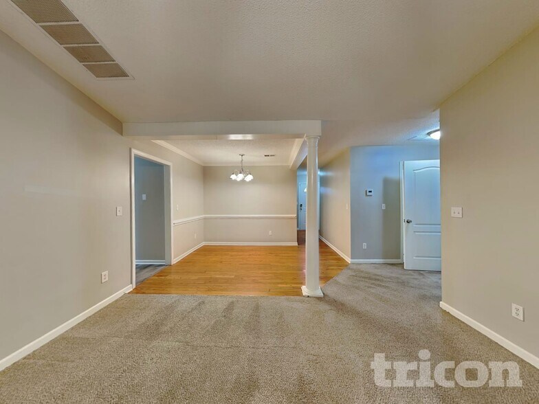 Building Photo - 10162 Commons Way