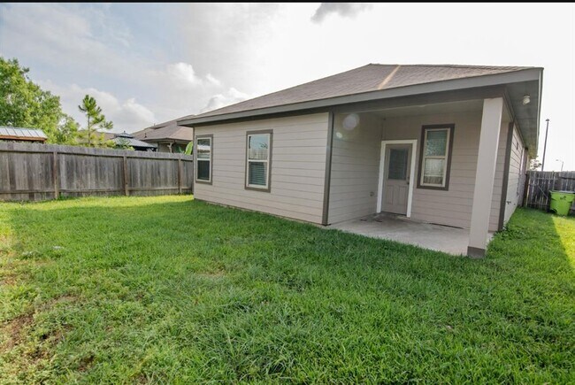 Building Photo - 2434 Heritage Ct