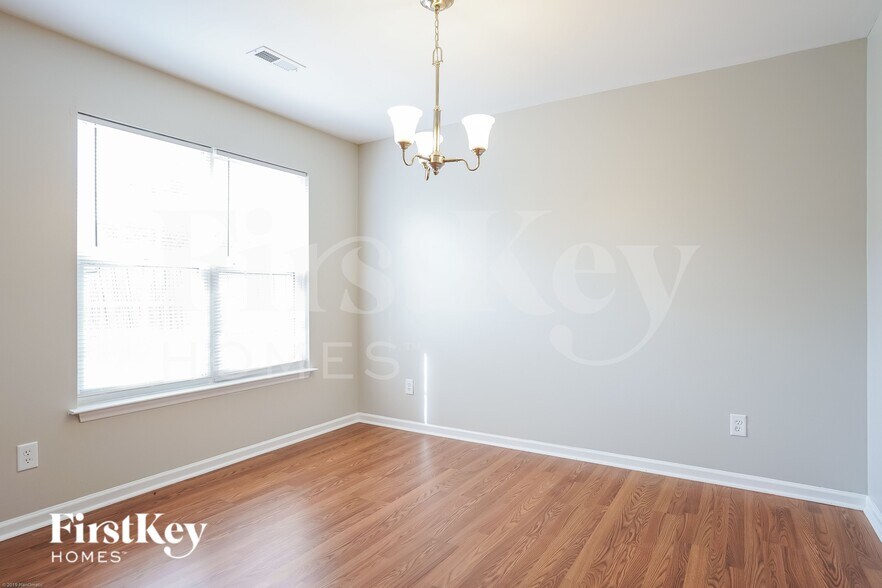 Building Photo - 2303 Sidney Porter Dr