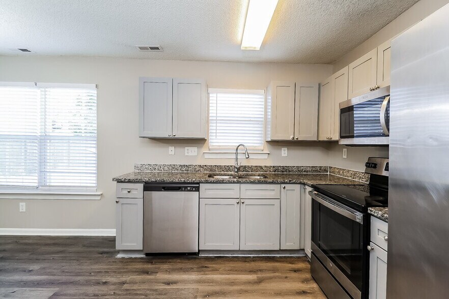 Building Photo - 10030 Wildwood Muse Ct