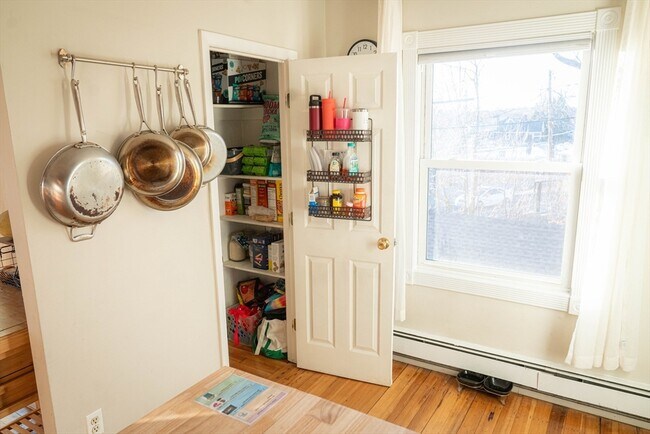 Building Photo - 4 Tyndale St