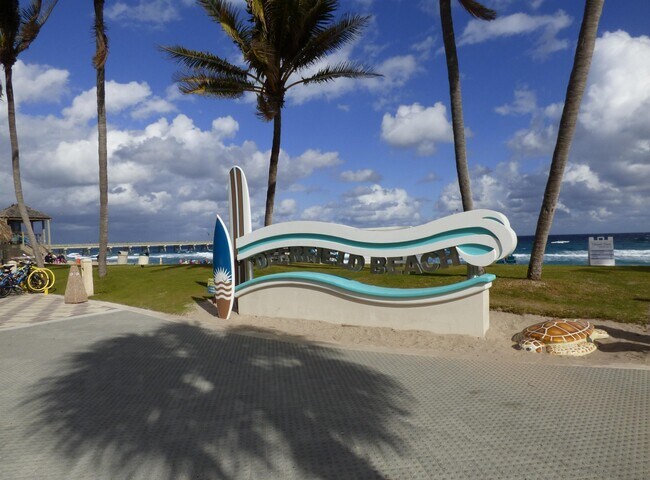 Building Photo - 2060 NE 1st St