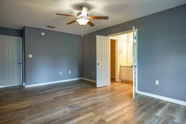 Building Photo - 4724 Whitewater Ln