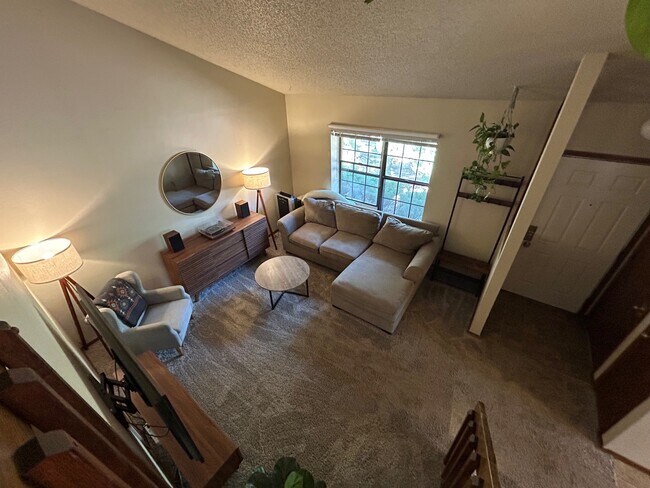 Building Photo - 5935 Pemberton Way