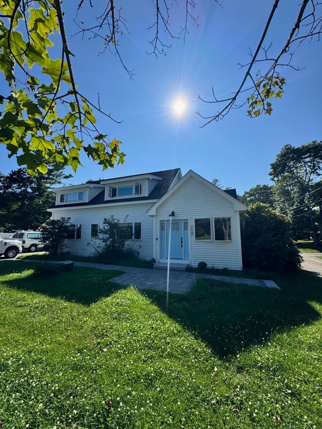 Building Photo - 258 Wentworth Rd